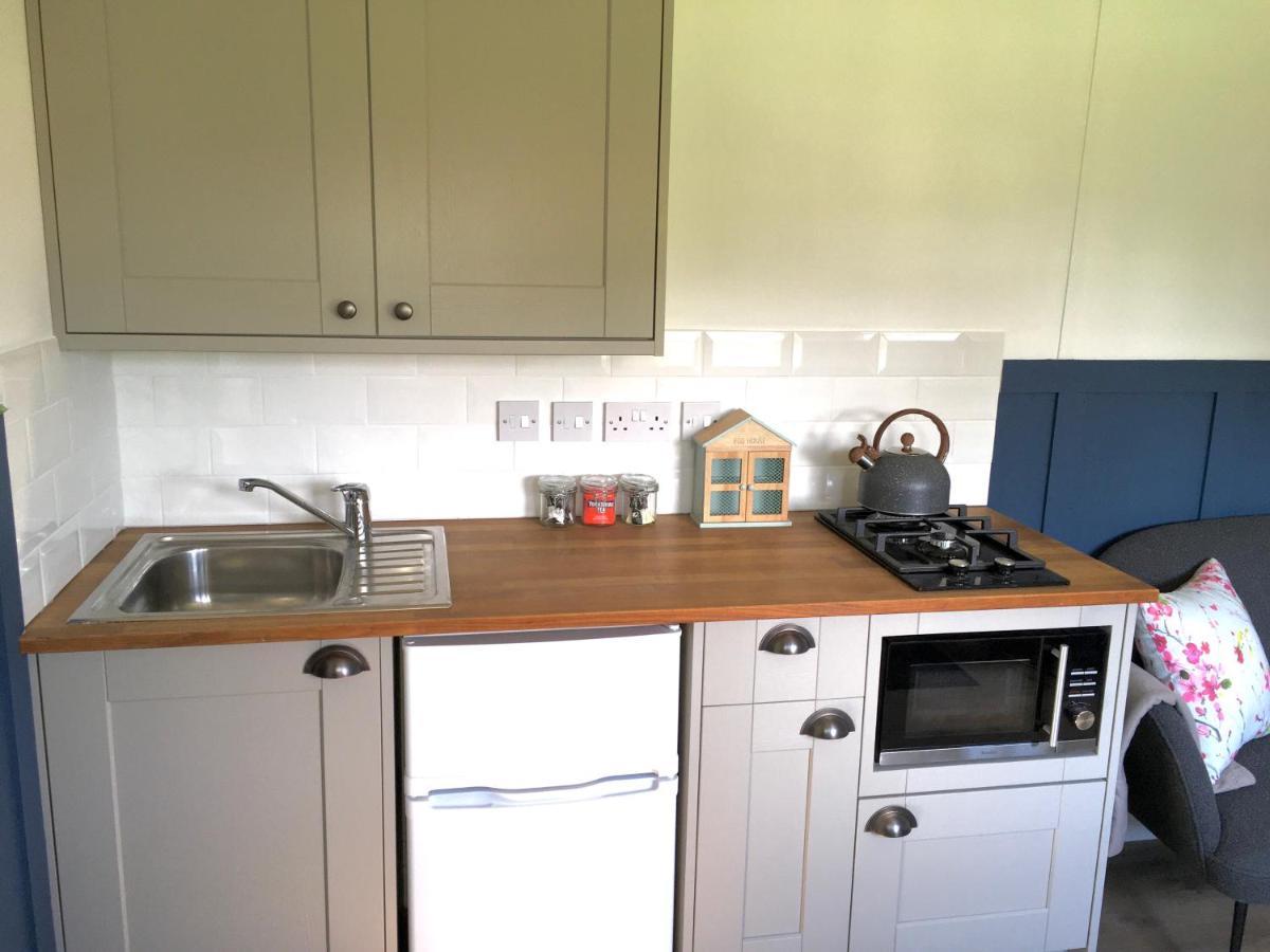 Rosemary Shepherds Hut, Clay Bank Huts Ingleby Greenhow Eksteriør bilde